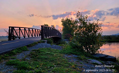 Le petit pont avec les belles couleurs du matin