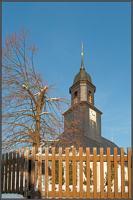 HFF - Kirche hinterm Zaun