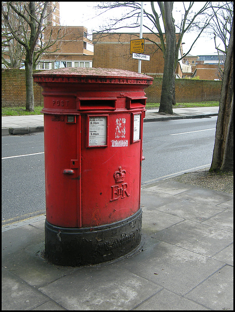 Long Lane double pillar box