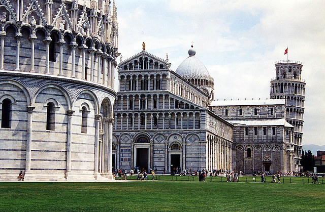 Baptisteum, Dom, und schieffer Turm in Pisa 2001