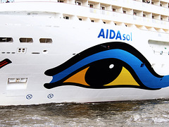 AIDAsol is watching you - 823. Hafengeburtstag Hamburg (2012)
