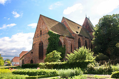 Rehna, Klostergarten und Kirche