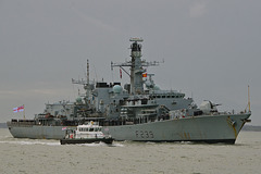 HMS RICHMOND entering Portsmouth