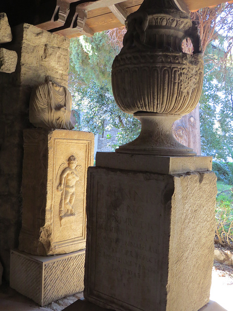Musée archéologique de Split : décors funéraires.
