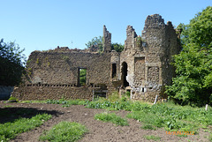 ruines du chateau de BOIS FROU Mayenne 3/4