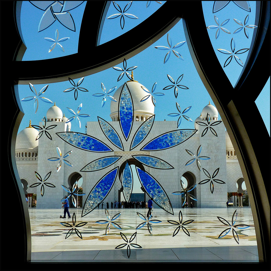 - Out of a window in Zayed mosque - Abu Dhabi - 9 v. (105)