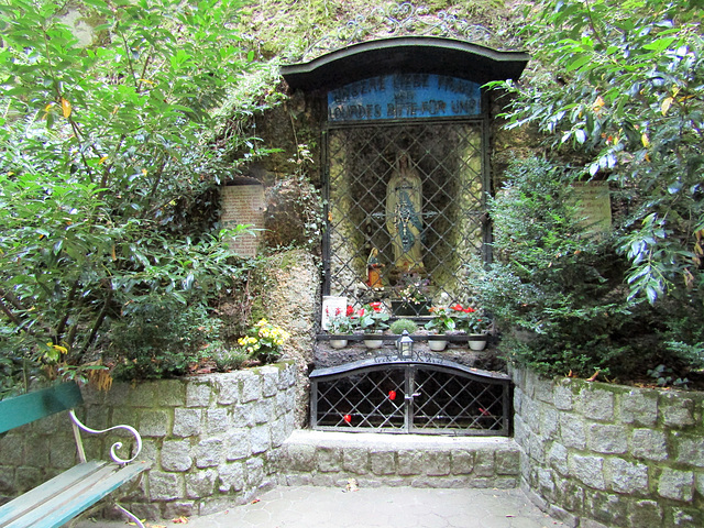 Lourdes-Grotte am Schlossberg