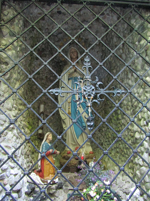 Lourdes-Grotte am Schlossberg in Regenstauf