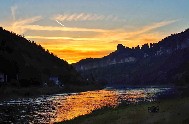 Es wird Nacht im Elbtal - Night is falling in the Elbe valley