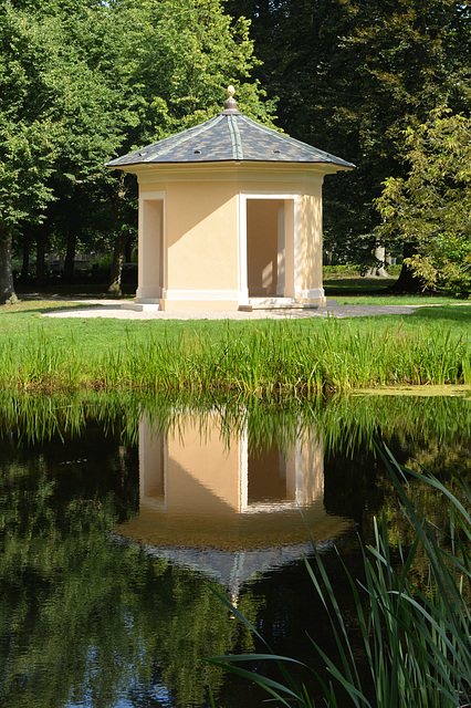 Der Teepavillon im Ludwigsluster Schlosspark
