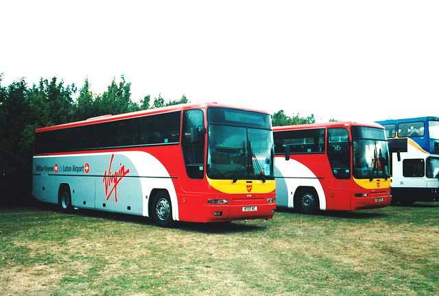 Stagecoach United Counties 52332 and 52330 at Showbus, Duxford - 28 Sep 2003 (516-4A)