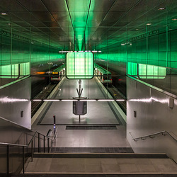 Terminal Station with Glass Fences - Endstation mit gläsernen Geländern