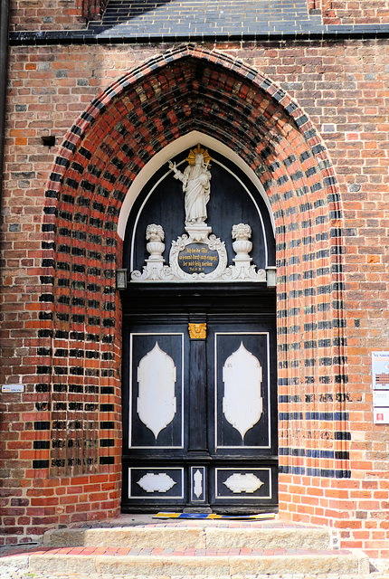 Eingang St. Nikolai in Wismar