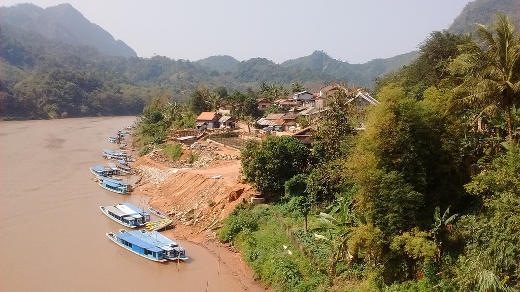 La rivière Nam avec ses charmantes embarcations