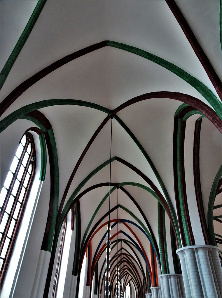 Nikolaikirche, interior 6