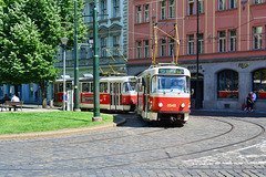 Prague 2019 – DPP Tatra T3 8548 + 8549 turning the corner at Senovážné náměstí