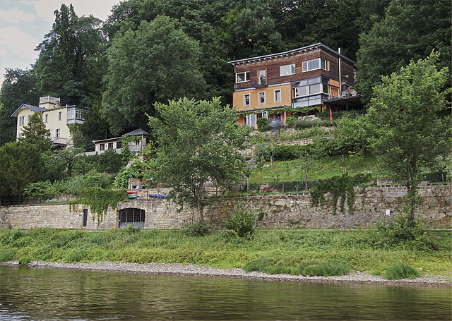 Living riverside the Elbe (4)