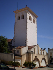 Cabaças Tower (15th century).