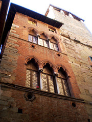 Barletti-Baroni House (13th century).