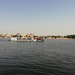Die alten Fähren verlassen Luxor (Bild 1). Lange lagen sie am Westufer ohne Funktion, nun wurden sie abtransportiert.
