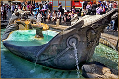 Roma : Piazza di Spagna - la fontana della Barcaccia