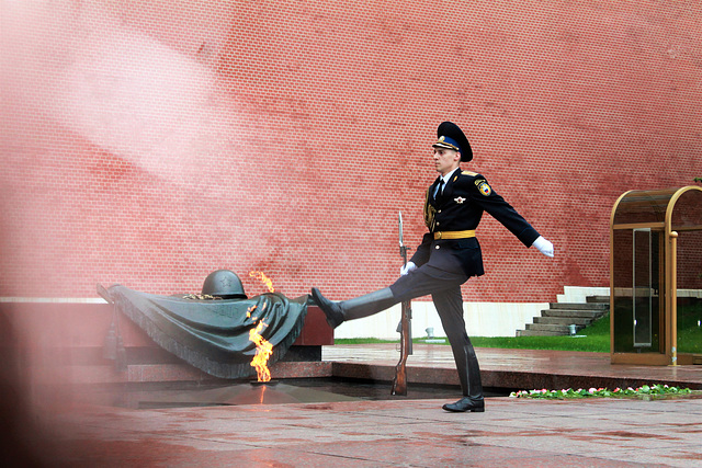 Relève de la garde russe sur la Place Rouge (Moscou)