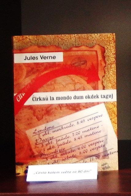 Jules Verne - el vitrino pri tradukoj de famaj vojaĝlibroj