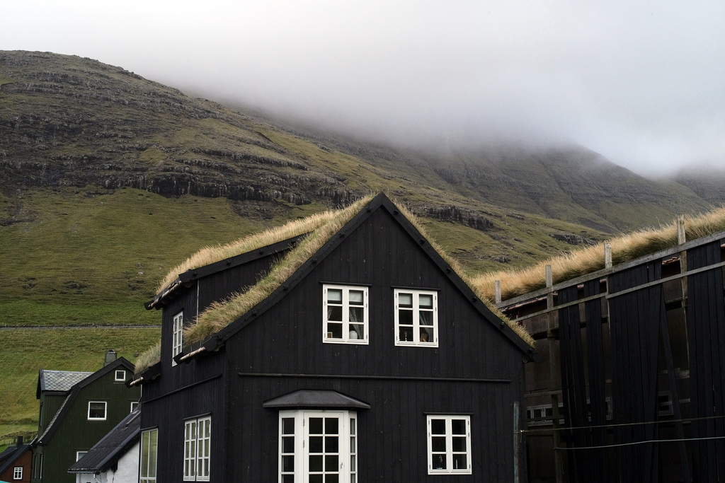 Faroe Islands, Bour L1000610