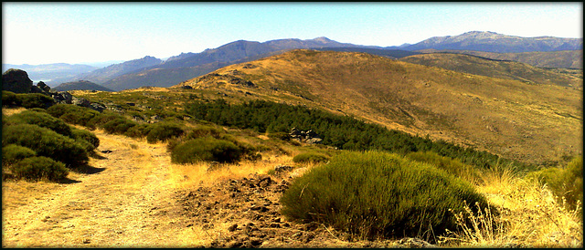 Sierra de Guadarrama. Best on large and full screen.