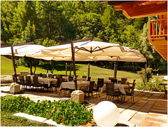Bousson : restaurant room on the lawn -