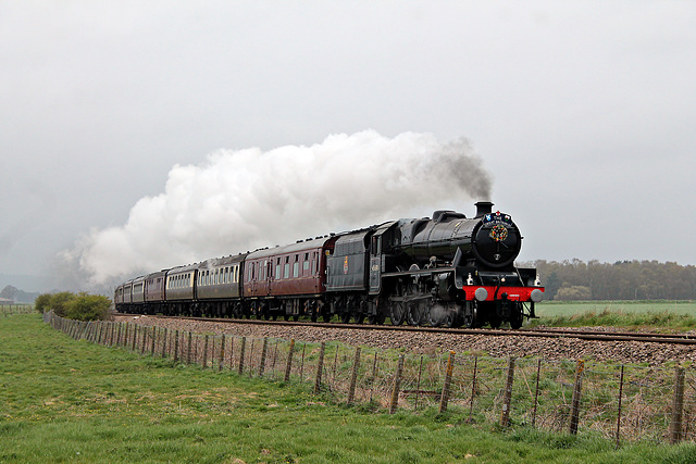 Stanier LMS class 6P Jubilee 45690 LEANDER at Willerby Carr Crossing with 1Z41 15.28 York - Scarborough The Great Britain 21st April 2023.