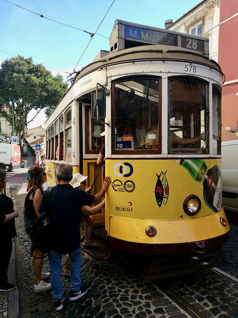 Lisbon 2018 – Boarding line 28