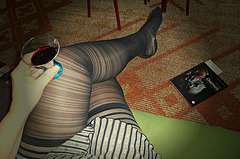 Madame Anony se détend......Lady Anony relaxing....
