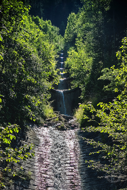 Wasserfall beim Gosausee