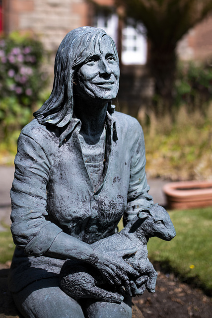 Lady Linda McCartney Statue