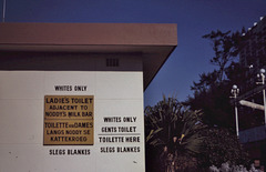 Durban (Afrique du Sud) Juillet 1977. Apartheid... (Diapositive numérisée).