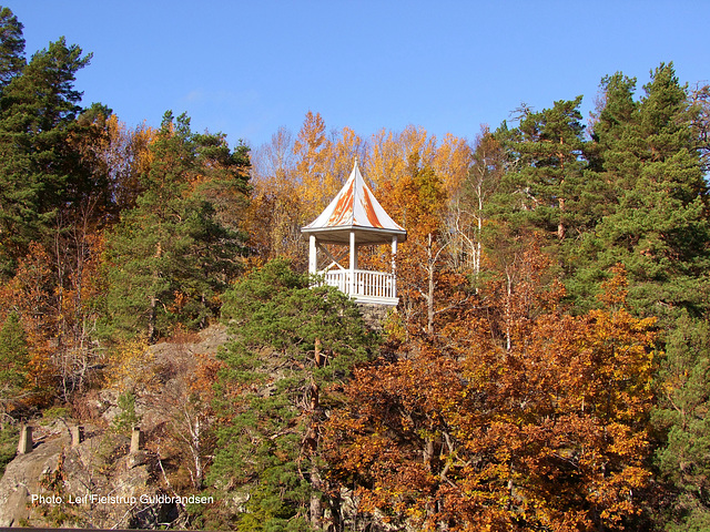 Autumn view from Håverud 25.Oct.2015. 58°49′17″N 12°24′33″E (approx. address: Akveduktvägen 1, 464 72 Håverud, Sverige)