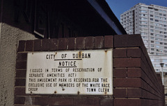 Durban (Afrique du Sud) Juillet 1977. Apartheid... (Diapositive numérisée).