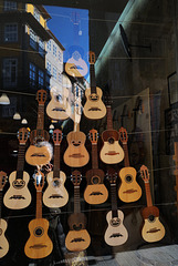 #10- A musical instrument, Porto, Musical smiles