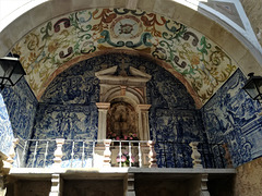 Oratory at the portal main entrance, Obidos Wall