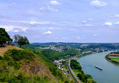 DE - Erpel - Blick vom Erpeler Ley auf den Rhein