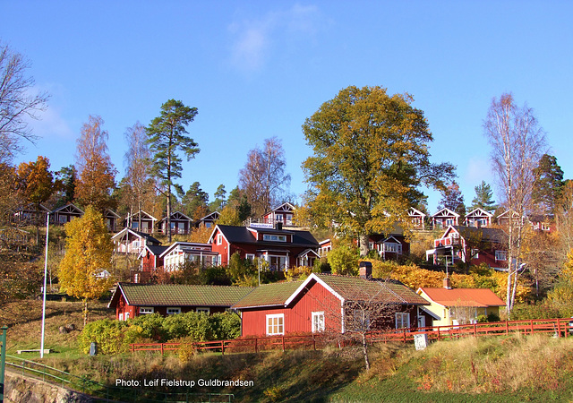 Autumn view from Håverud 25.Oct.2015. 58°49′17″N 12°24′45″E (approx. address: Kanalvägen 4, 464 72 Håverud, Sverige)