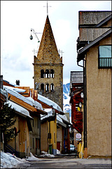 Monginevro : il centro storico e l'église Saint-Maurice