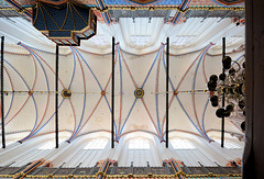 Farbig ausgemaltes Kreuzrippengewölbe in St.Nikolai