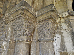 castor church, hunts (6) c12 capital on south doorway