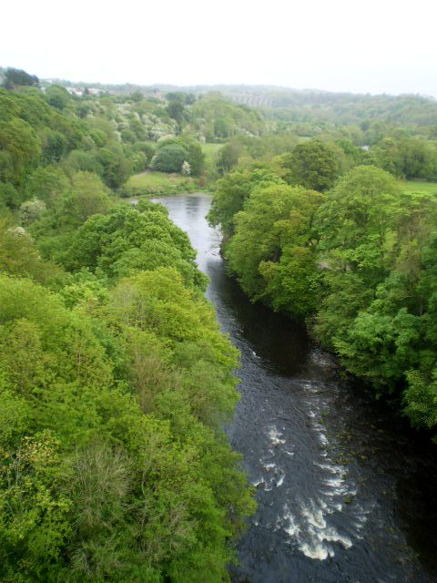 Overview to River Dee.