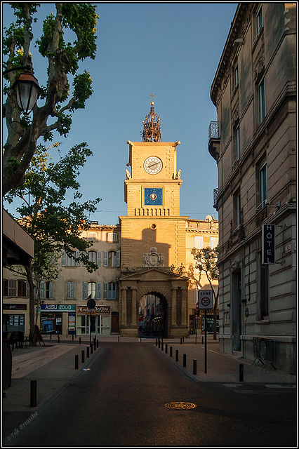 Uhrturm in Salon-de-Provence (PiP)