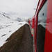 Kurz vor dem Oberalppass mit der Matterhorn-Gotthardbahn