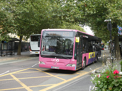 Unō 306 (BV57 VHE) in St. Albans - 8 Sep 2023 (P1160420)