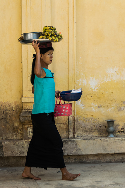 in der Shwezigon-Pagode, Bagan (© Buelipix)
